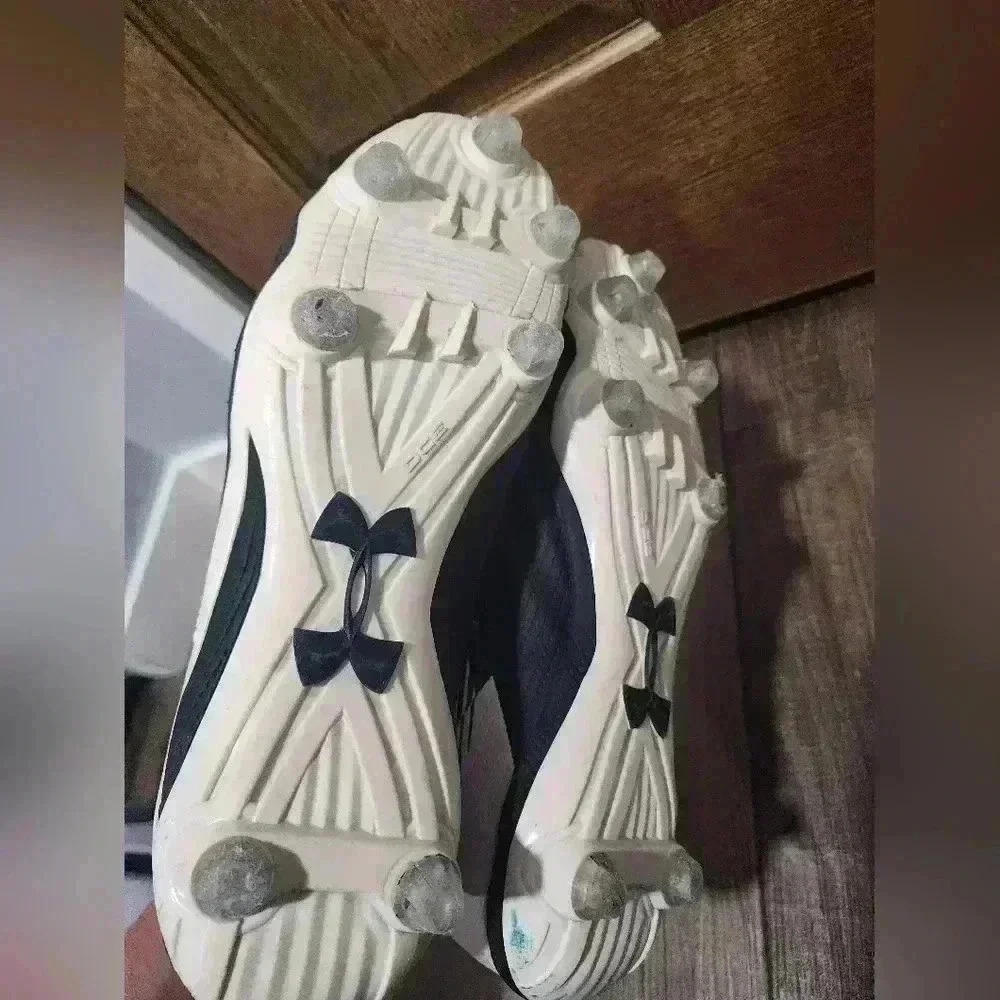 Mens Sz 11.5 Under Armour UA Hammer D Football Cleats Black/White 1289773-011 - Picture 6 of 7